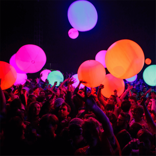 allumer des ballons pour un concert